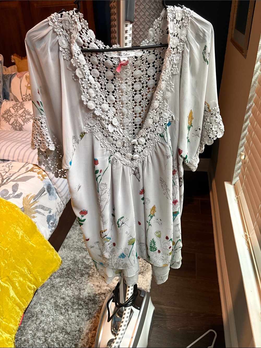 Boho Crochet-Trim Floral light gray Women's Top